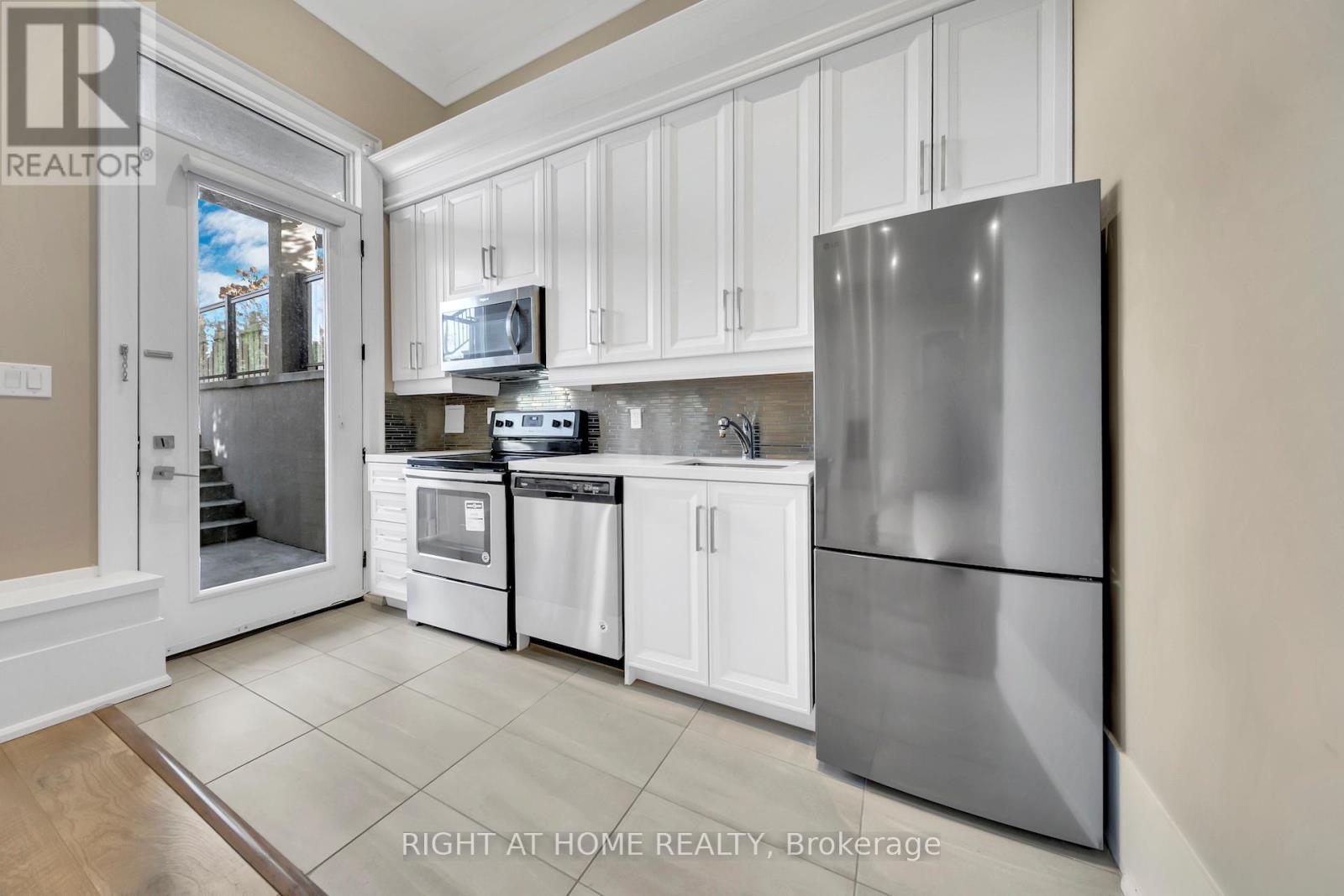 55a Jay Street, Toronto, Ontario  M6L 2L9 - Photo 43 - W12563188