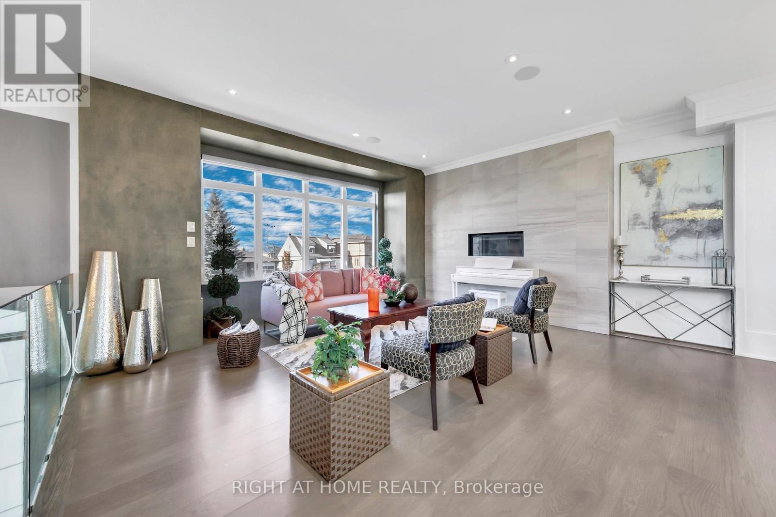 55a Jay Street, Toronto, Ontario  M6L 2L9 - Photo 6 - W12563188