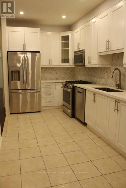 51 Portrush Trail, Brampton, Ontario  L6X 0R2 - Photo 2 - W12563190