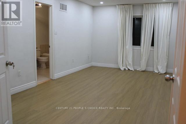 51 Portrush Trail, Brampton, Ontario  L6X 0R2 - Photo 9 - W12563190