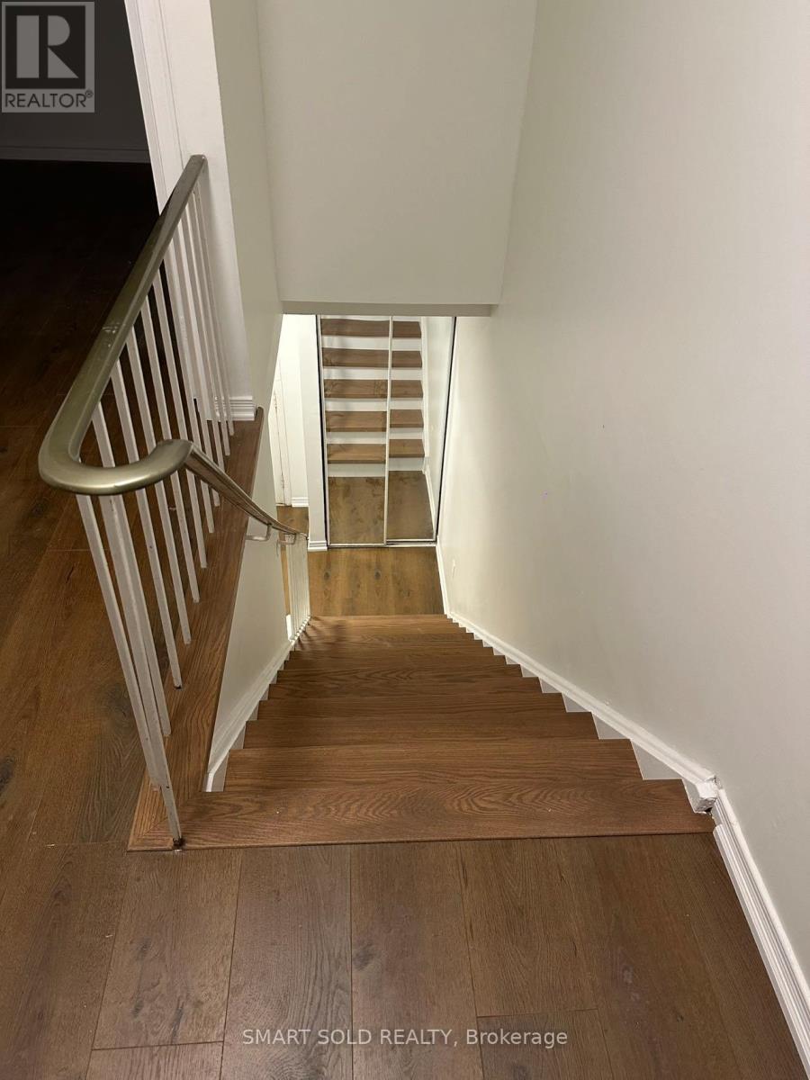 22 Hazelglen Court, Brampton, Ontario  L6S 1N7 - Photo 11 - W12563198