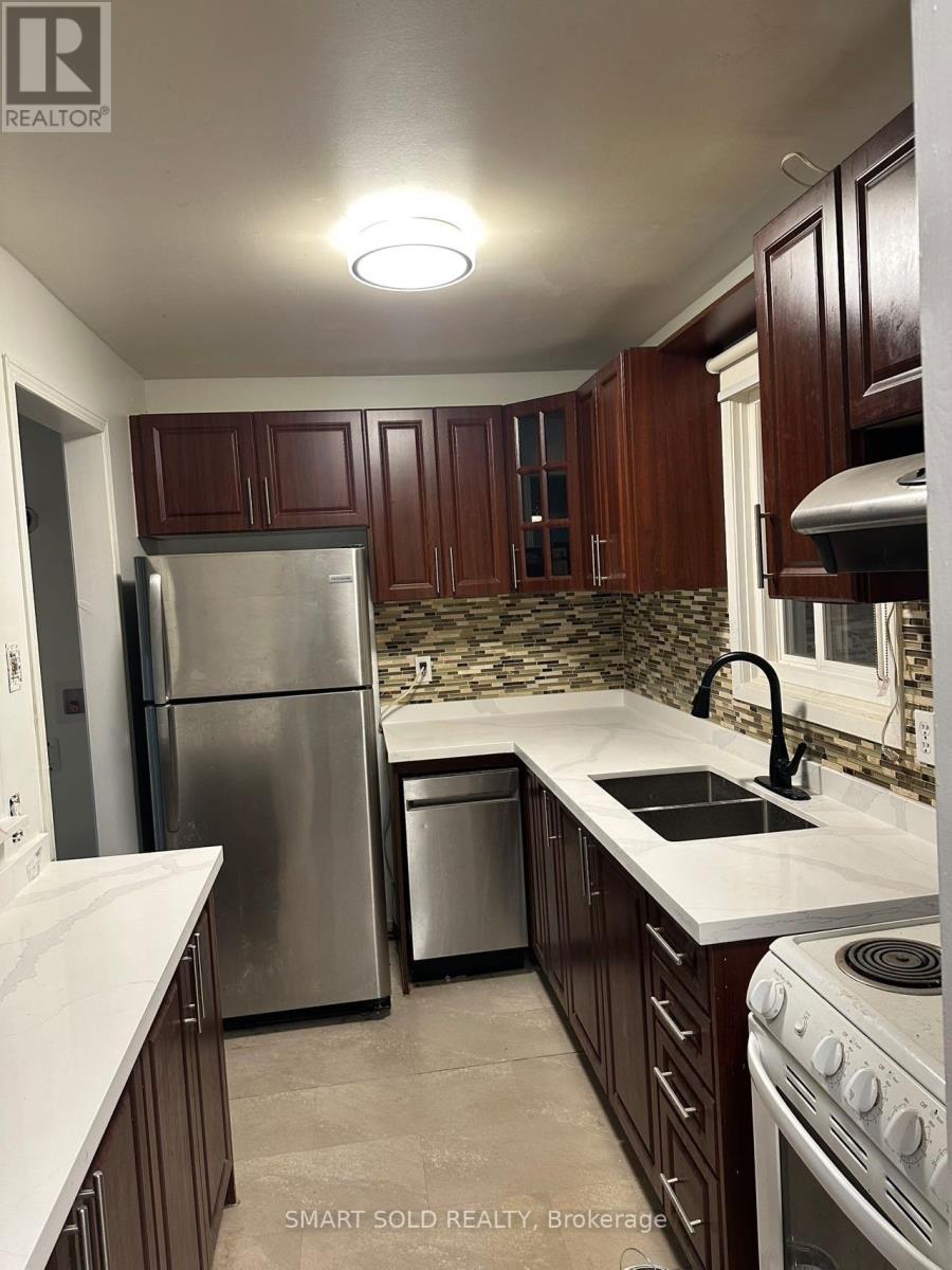 22 Hazelglen Court, Brampton, Ontario  L6S 1N7 - Photo 13 - W12563198