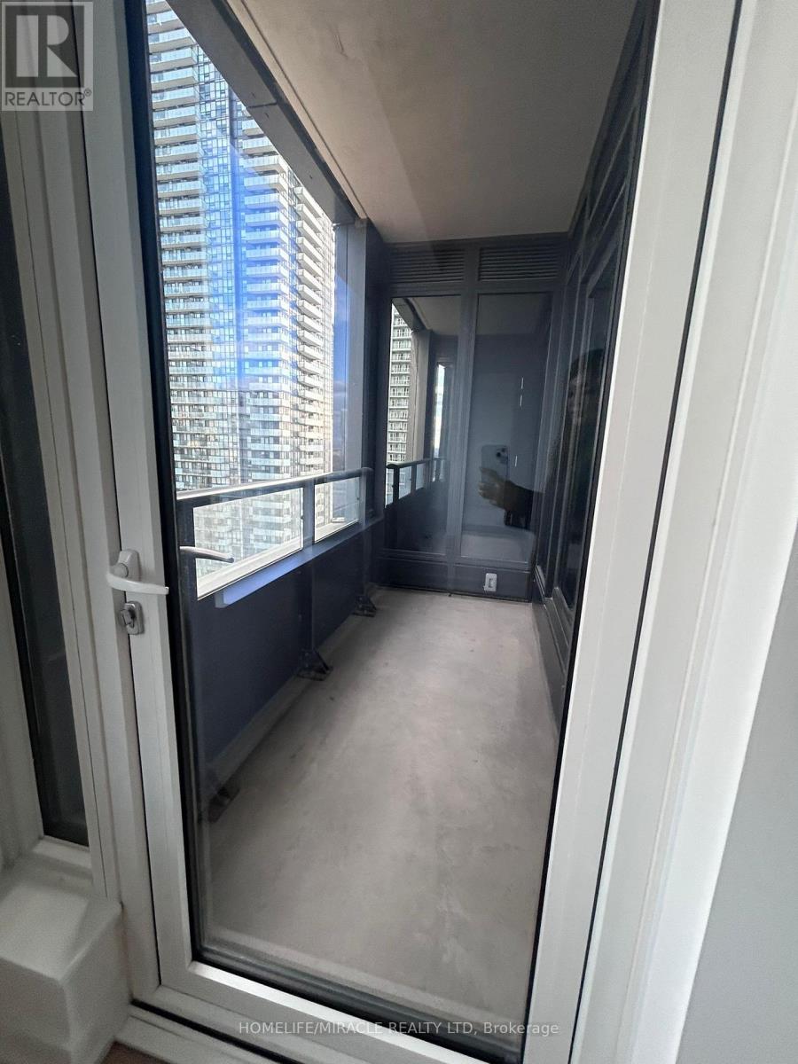 1905 - 395 Square One Drive, Mississauga, Ontario  L5B 0P6 - Photo 12 - W12563234