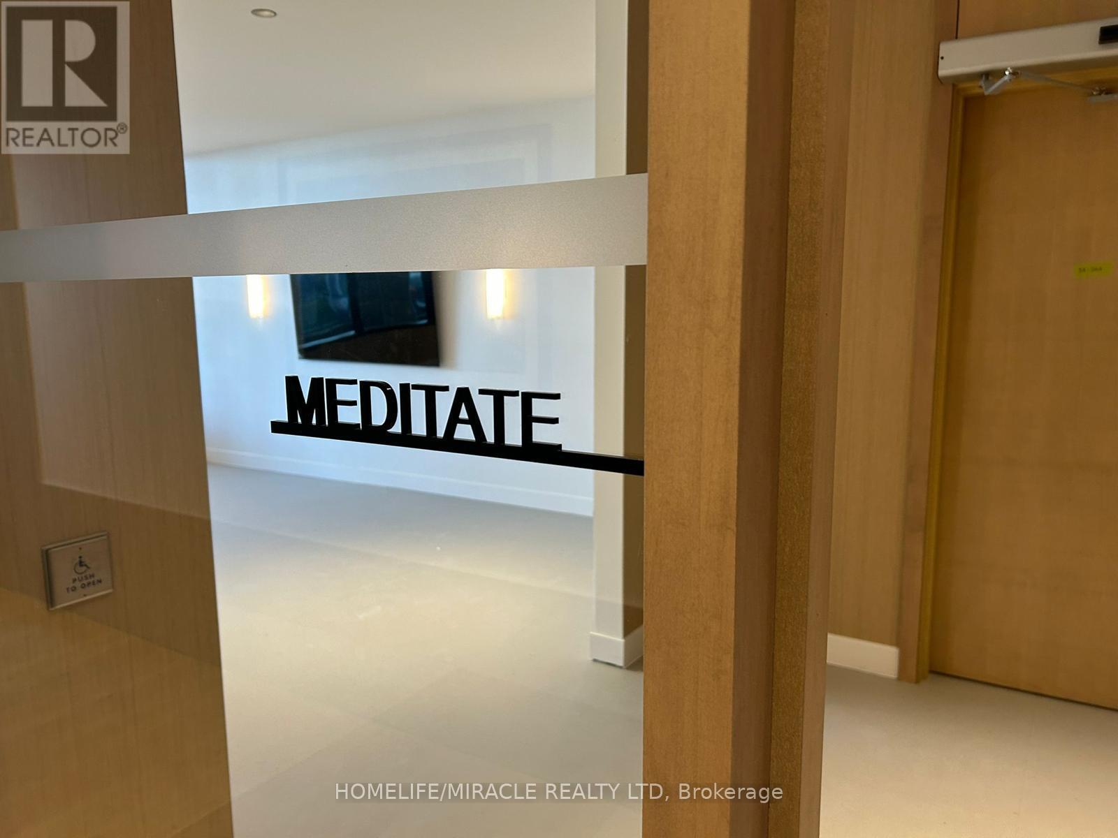 1905 - 395 Square One Drive, Mississauga, Ontario  L5B 0P6 - Photo 14 - W12563234