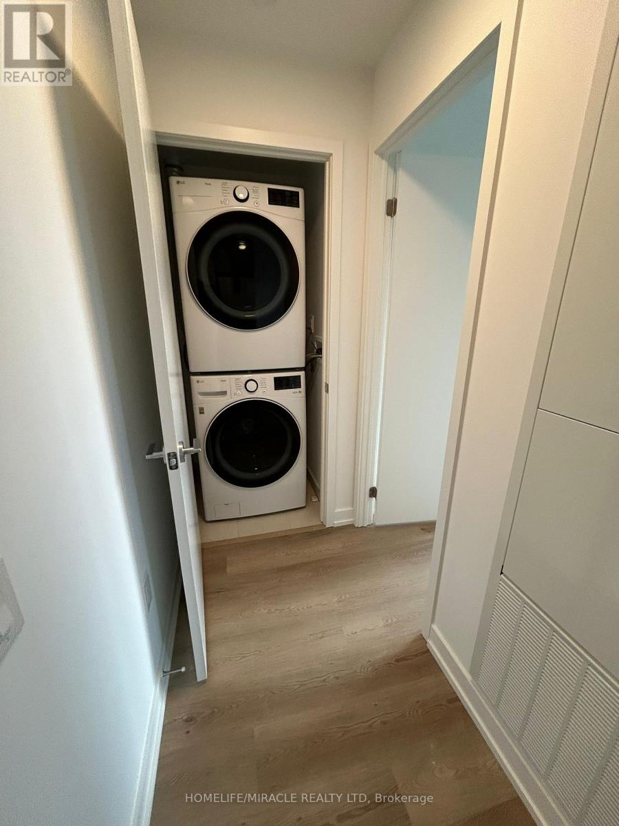 1905 - 395 Square One Drive, Mississauga, Ontario  L5B 0P6 - Photo 9 - W12563234