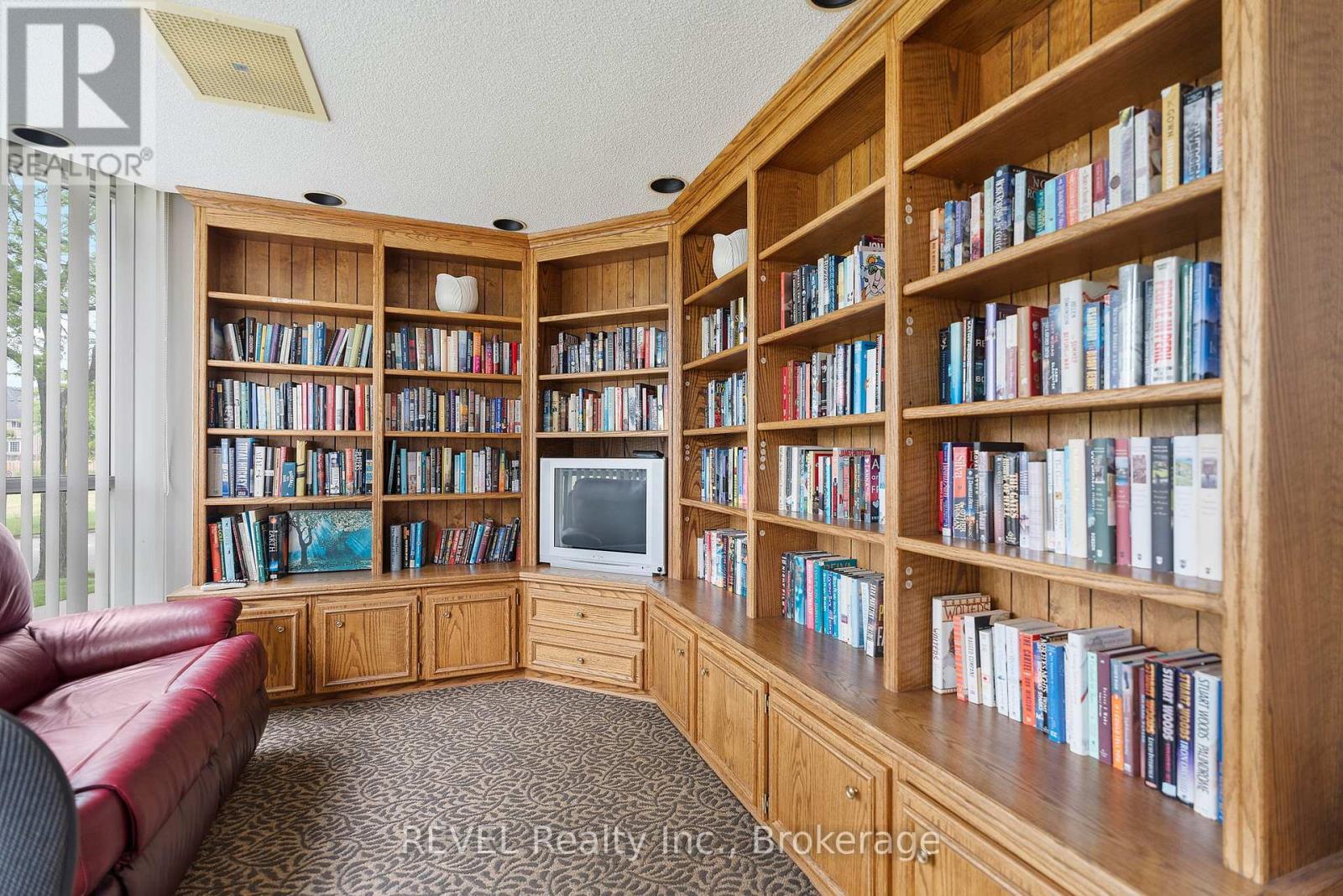 207 - 162 Martindale Road, St. Catharines, Ontario  L2S 3S4 - Photo 37 - X12563346