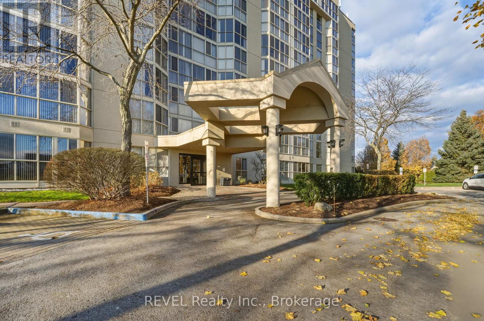 207 - 162 Martindale Road, St. Catharines, Ontario  L2S 3S4 - Photo 4 - X12563346