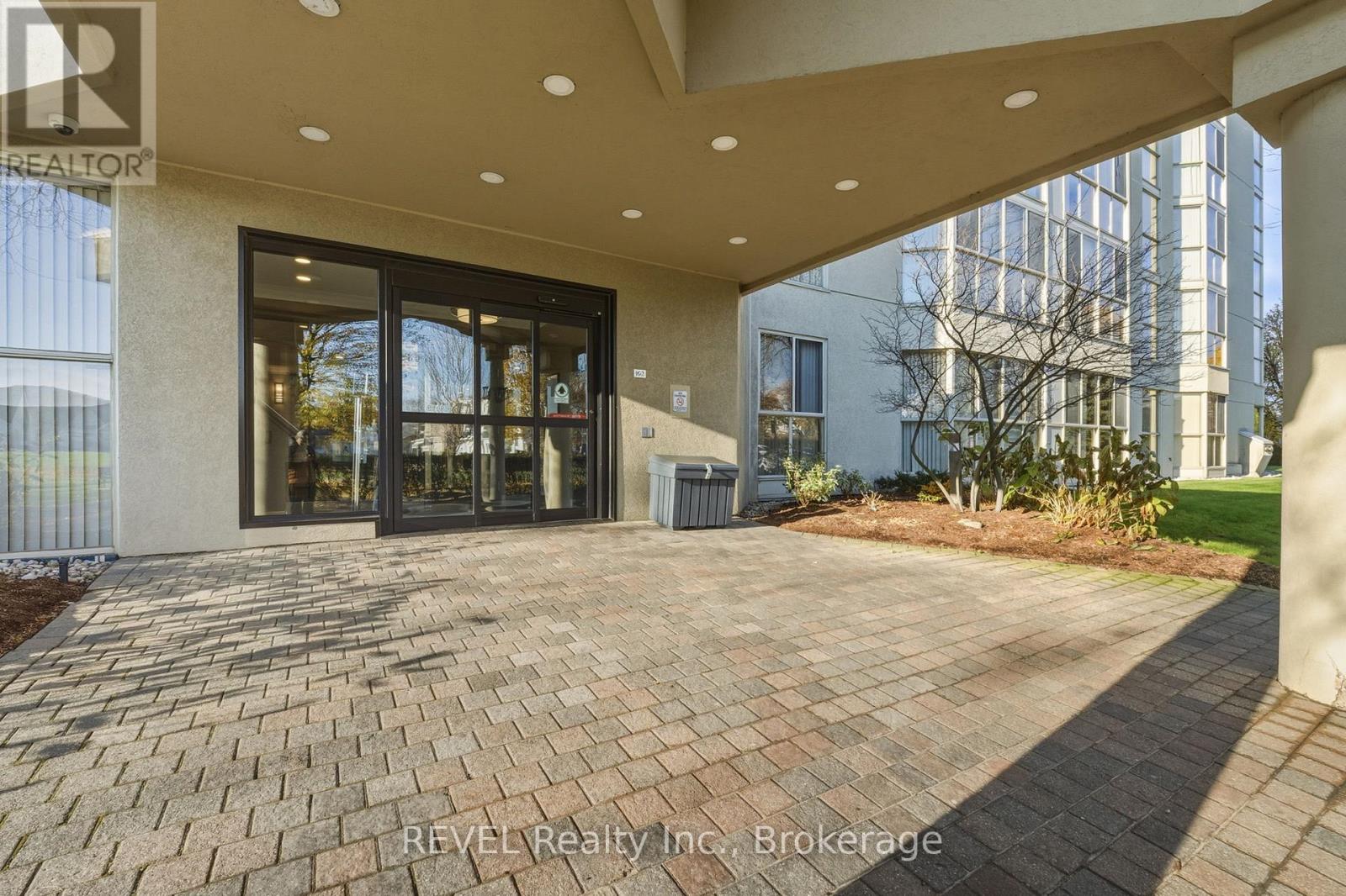 207 - 162 Martindale Road, St. Catharines, Ontario  L2S 3S4 - Photo 5 - X12563346