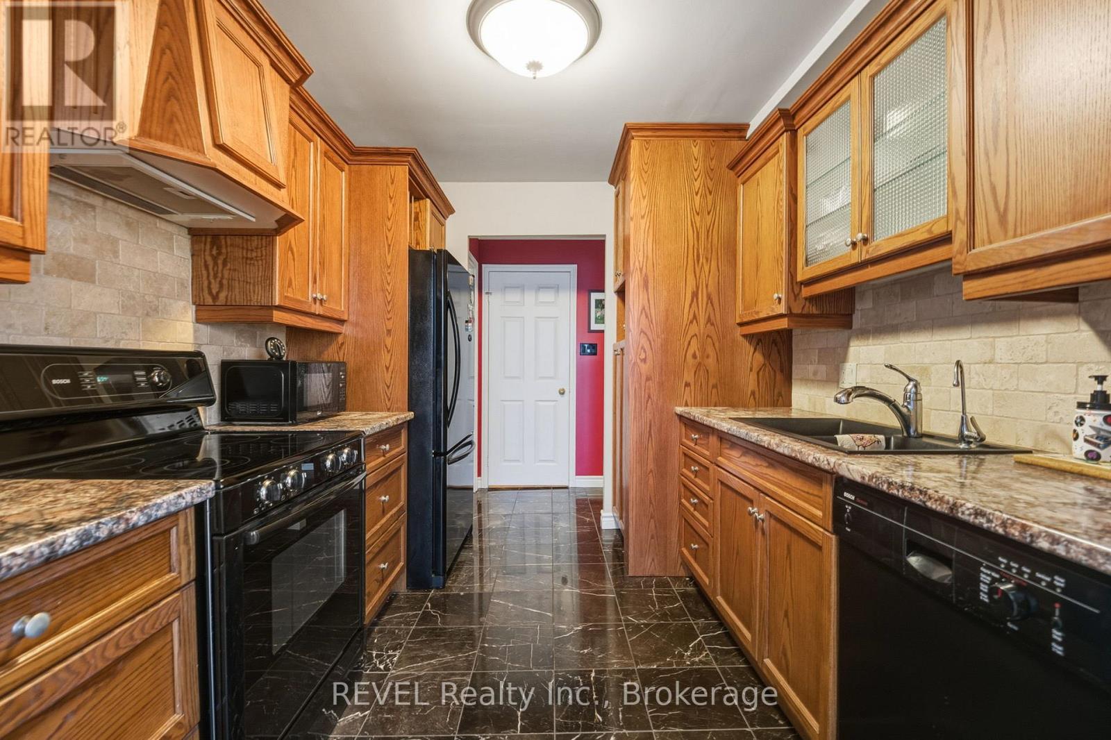 207 - 162 Martindale Road, St. Catharines, Ontario  L2S 3S4 - Photo 9 - X12563346