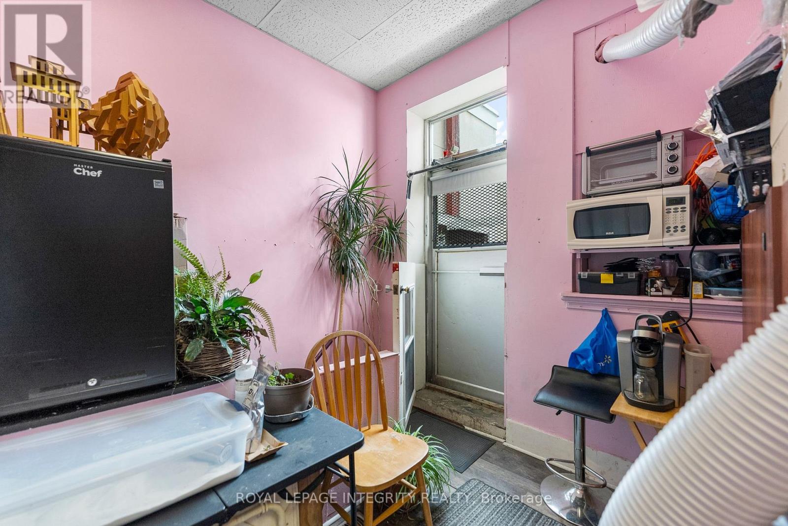 228-232 Raglan Street S, Renfrew, Ontario  K7V 1Z6 - Photo 10 - X12422205