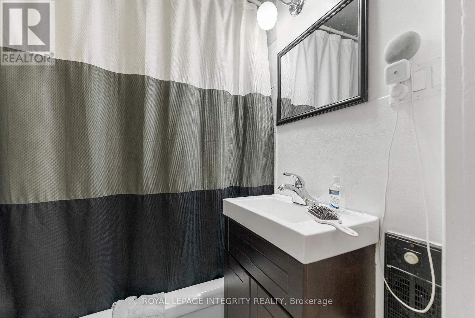 228-232 Raglan Street S, Renfrew, Ontario  K7V 1Z6 - Photo 44 - X12422205