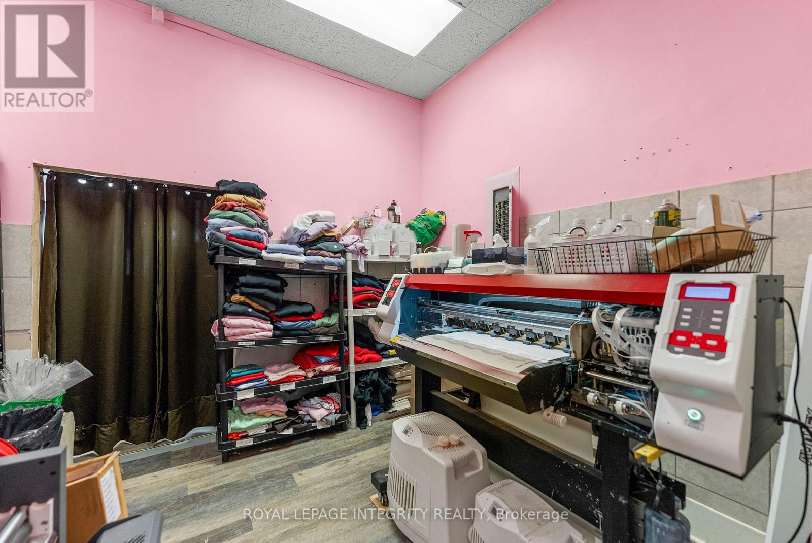 228-232 Raglan Street S, Renfrew, Ontario  K7V 1Z6 - Photo 8 - X12422205