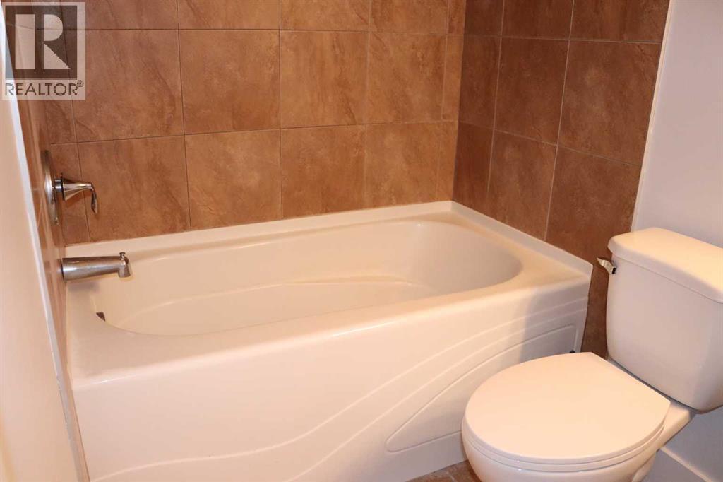 301, 500 Rocky Vista Gardens Nw, Calgary, Alberta  T3G 0B7 - Photo 38 - A2271620