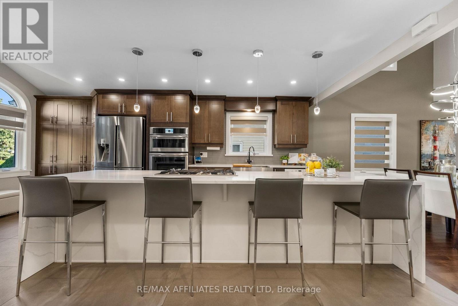 1813 Elmridge Drive, Ottawa, Ontario  K1J 6S3 - Photo 4 - X12451742