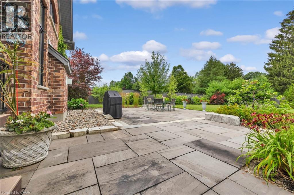 585 Regal Place, Waterloo, Ontario  N2V 2G3 - Photo 3 - 40789610