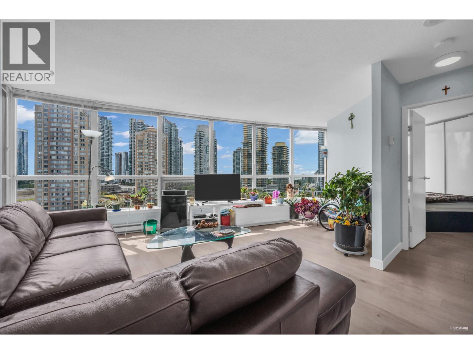 1801 6088 Willingdon Avenue, Burnaby, British Columbia  V5H 4V2 - Photo 1 - R3069008