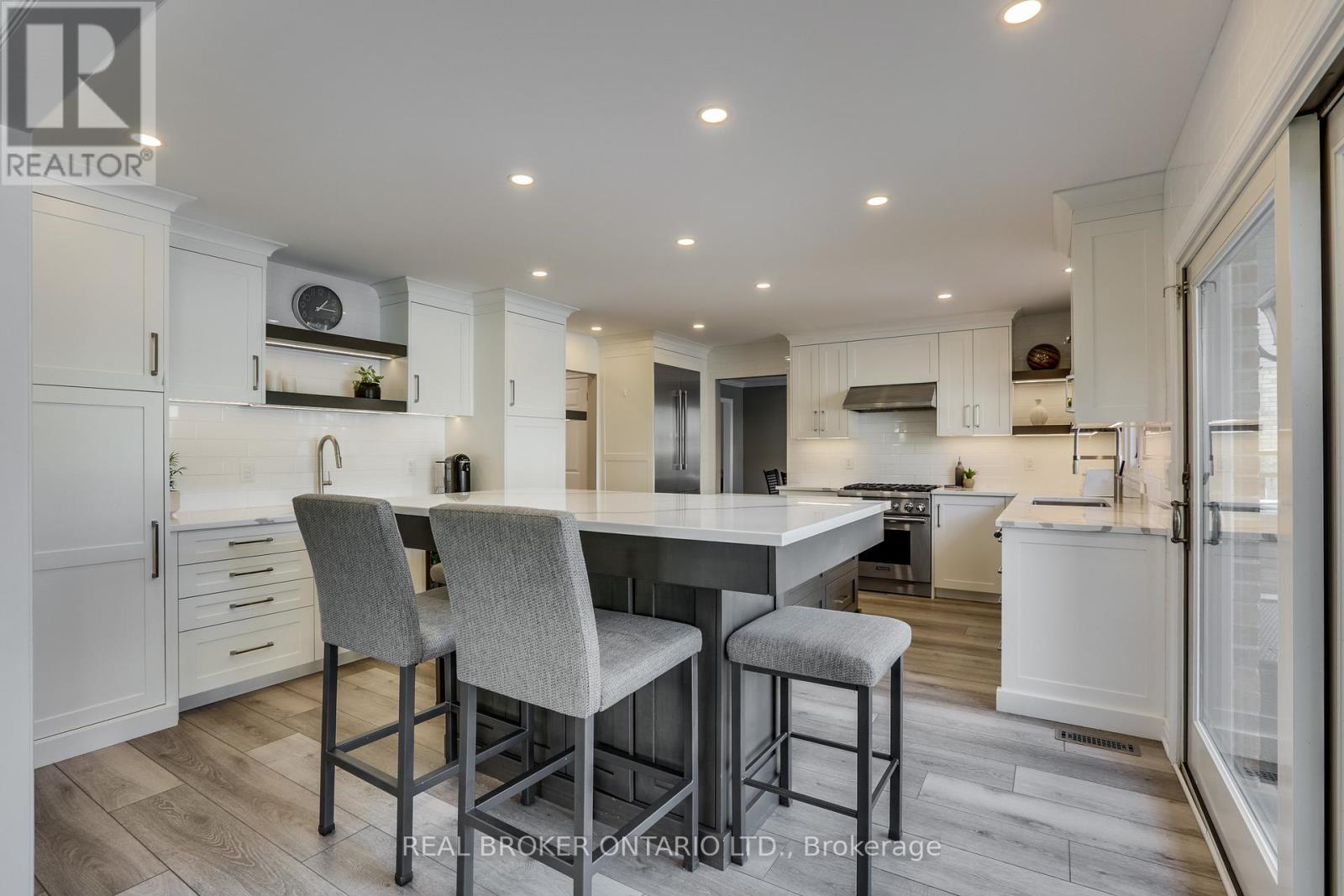 23 Chestnut Hill, London South, Ontario  N6K 4J5 - Photo 10 - X12563024