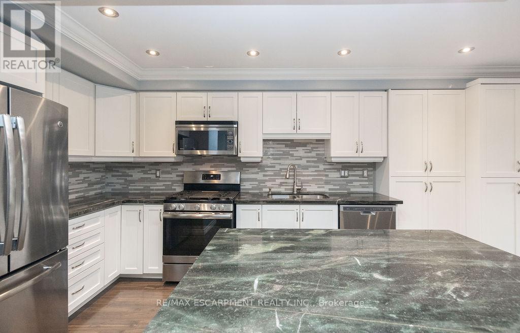 85 Chamomile Drive, Hamilton, Ontario  L8W 0C1 - Photo 13 - X12563126