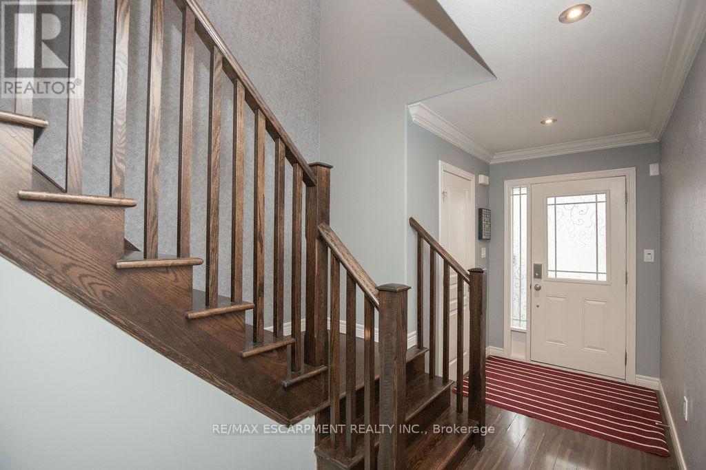 85 Chamomile Drive, Hamilton, Ontario  L8W 0C1 - Photo 4 - X12563126