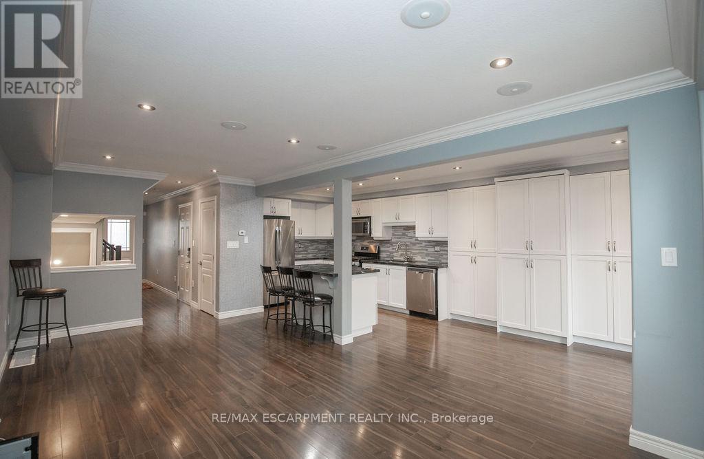 85 Chamomile Drive, Hamilton, Ontario  L8W 0C1 - Photo 9 - X12563126