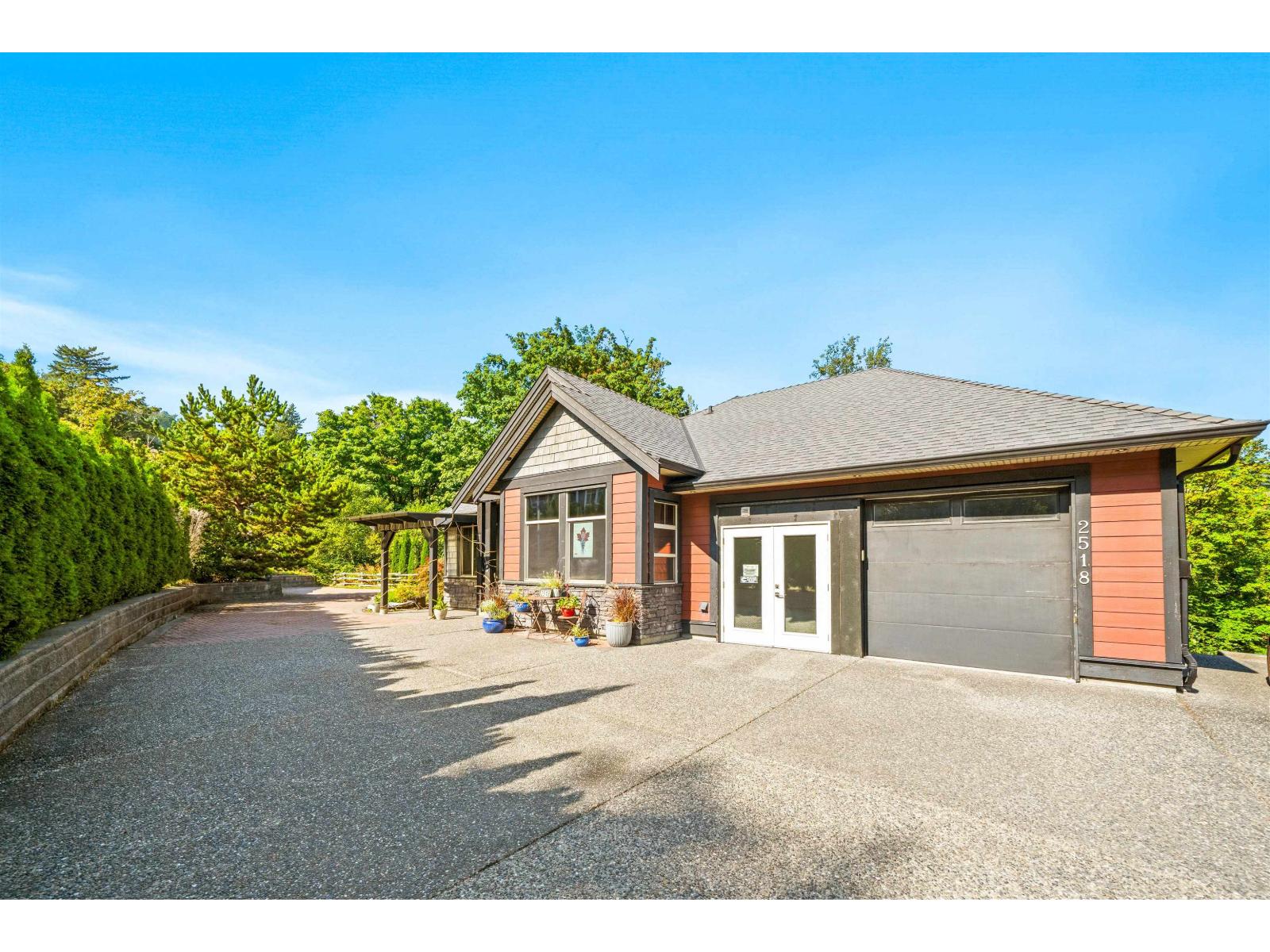 2518 Whatcom Road, Abbotsford, British Columbia  V3G 2L5 - Photo 2 - R3046437