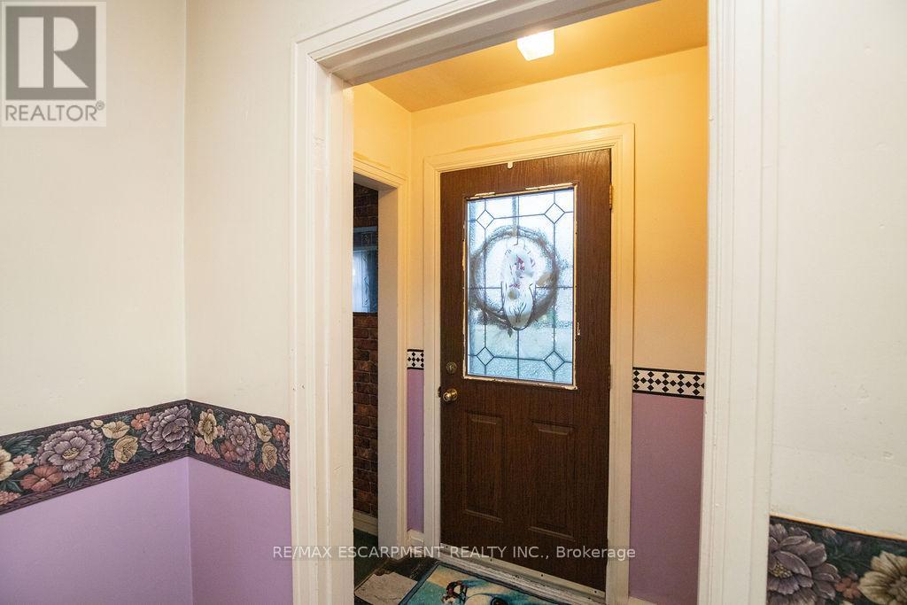 156 East 36th Street, Hamilton, Ontario  L8W 1C8 - Photo 13 - X12563148