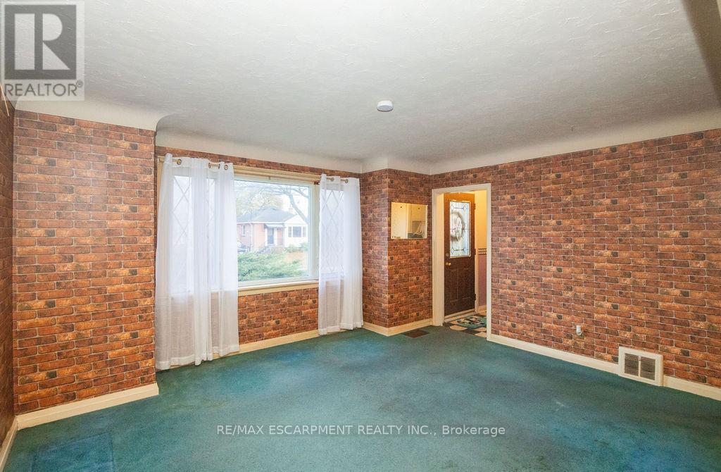 156 East 36th Street, Hamilton, Ontario  L8W 1C8 - Photo 19 - X12563148