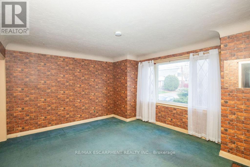 156 East 36th Street, Hamilton, Ontario  L8W 1C8 - Photo 21 - X12563148