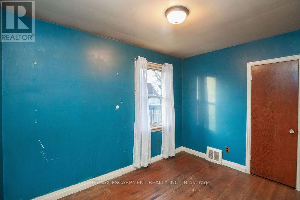 156 East 36th Street, Hamilton, Ontario  L8W 1C8 - Photo 29 - X12563148