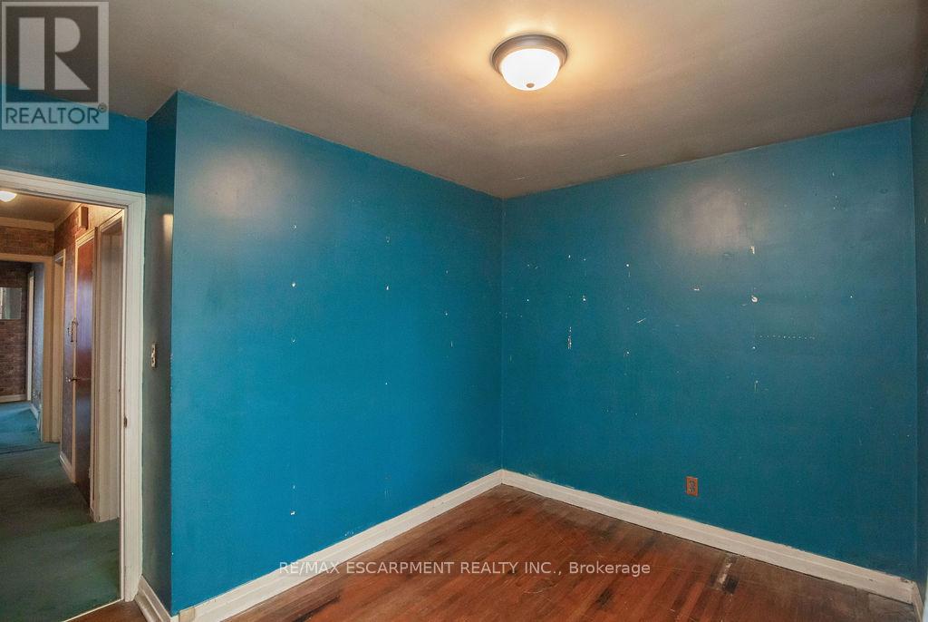 156 East 36th Street, Hamilton, Ontario  L8W 1C8 - Photo 31 - X12563148