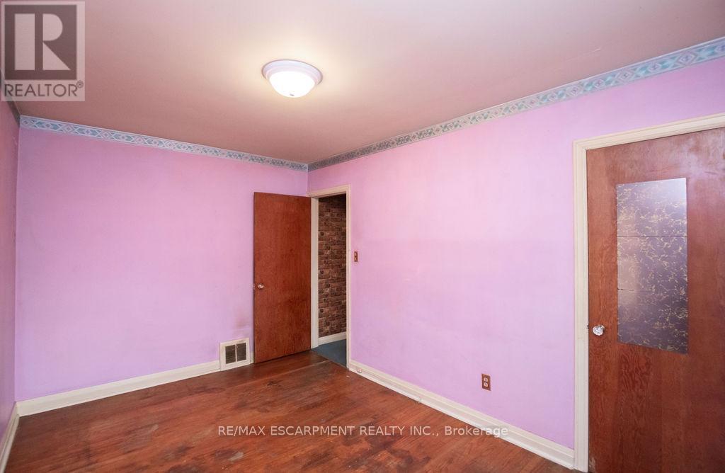 156 East 36th Street, Hamilton, Ontario  L8W 1C8 - Photo 35 - X12563148