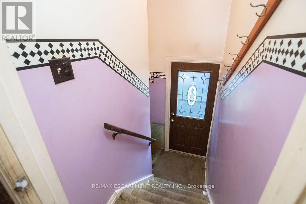 156 East 36th Street, Hamilton, Ontario  L8W 1C8 - Photo 37 - X12563148