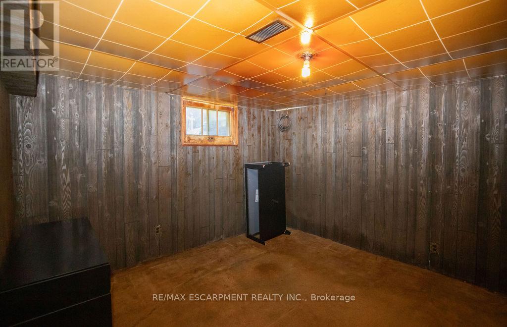 156 East 36th Street, Hamilton, Ontario  L8W 1C8 - Photo 42 - X12563148