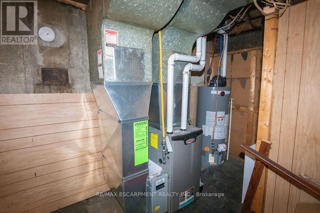 156 East 36th Street, Hamilton, Ontario  L8W 1C8 - Photo 47 - X12563148