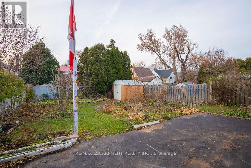 156 East 36th Street, Hamilton, Ontario  L8W 1C8 - Photo 8 - X12563148