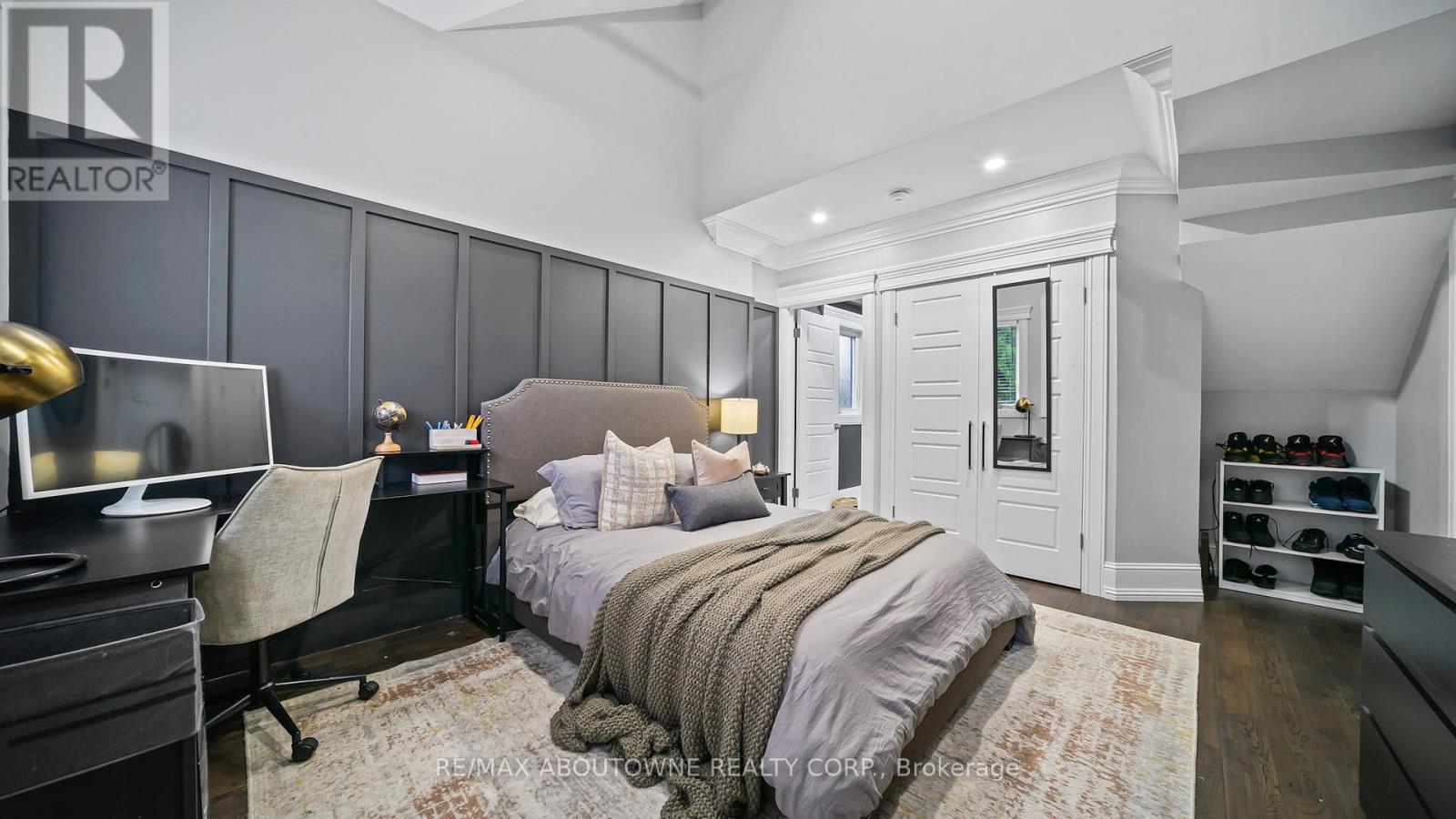 11 John Murray Street, Hamilton, Ontario  L8J 1C5 - Photo 18 - X12563168