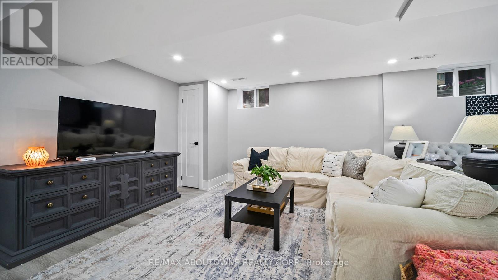 11 John Murray Street, Hamilton, Ontario  L8J 1C5 - Photo 38 - X12563168