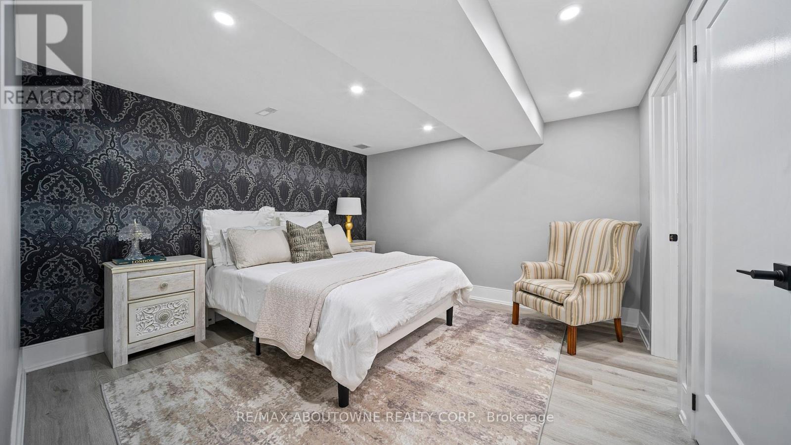 11 John Murray Street, Hamilton, Ontario  L8J 1C5 - Photo 39 - X12563168