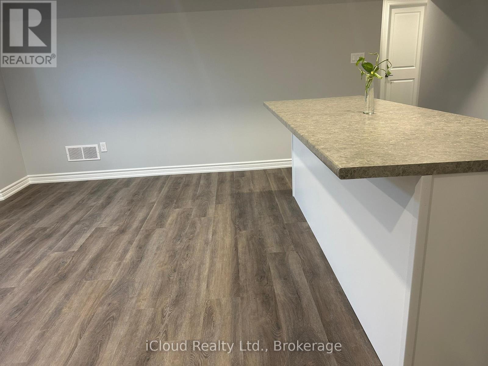 Basement - 122 Clare Avenue, Welland, Ontario  L3C 0B7 - Photo 17 - X12563236