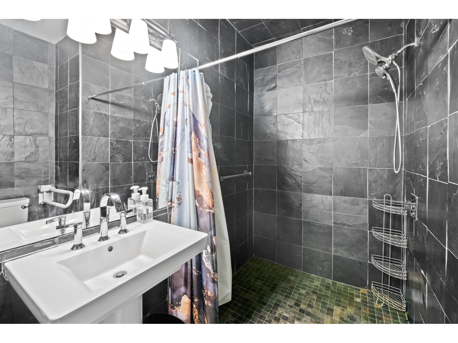 2518 Whatcom Road, Abbotsford, British Columbia  V3G 2L5 - Photo 19 - R3046437