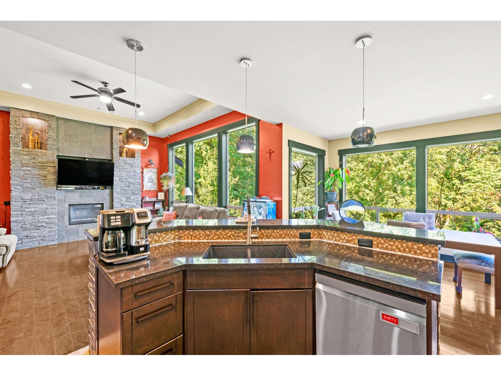 2518 Whatcom Road, Abbotsford, British Columbia  V3G 2L5 - Photo 8 - R3046437