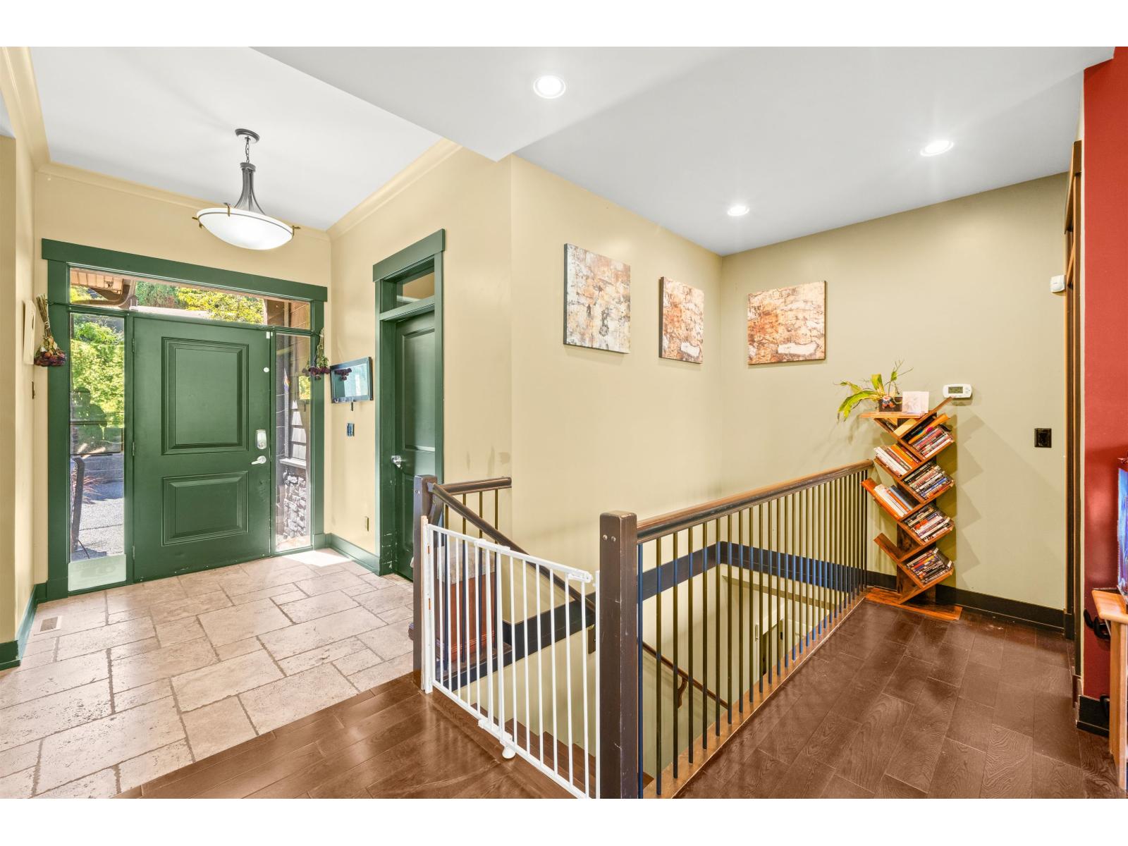 2518 Whatcom Road, Abbotsford, British Columbia  V3G 2L5 - Photo 3 - R3046437