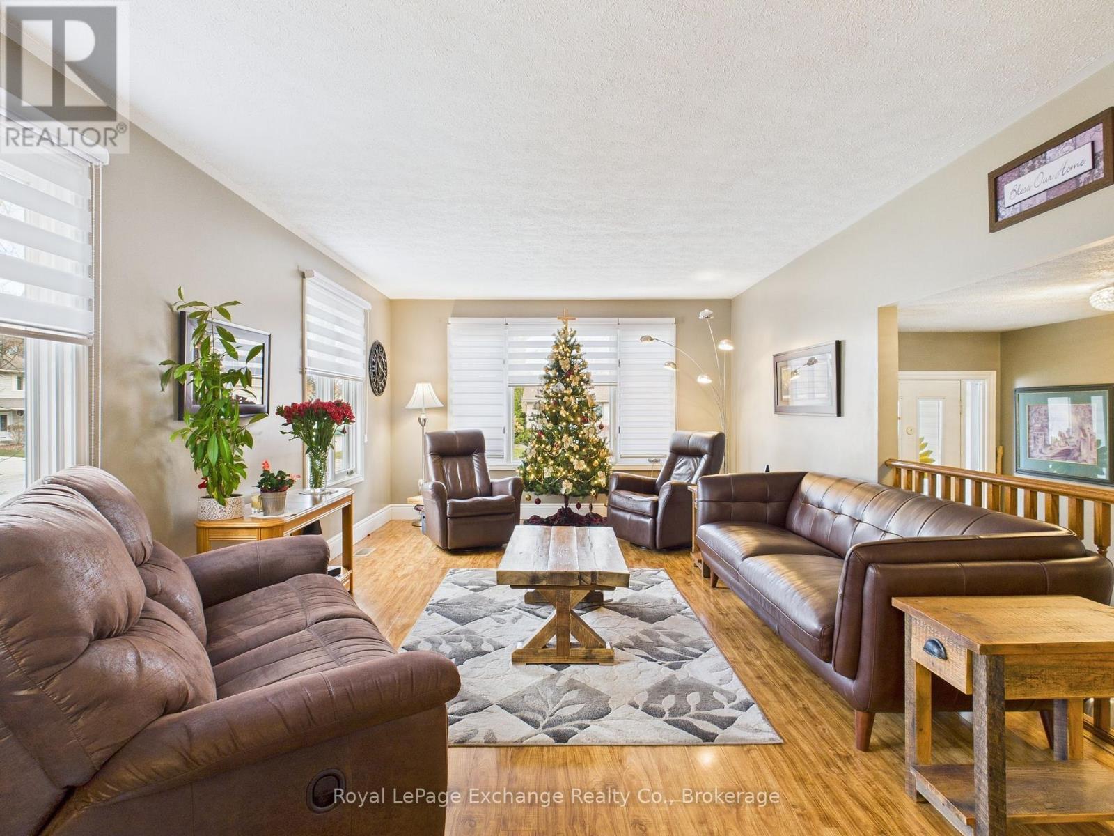 502 Lynden Crescent, Kincardine, Ontario  N2Z 3B1 - Photo 3 - X12551066