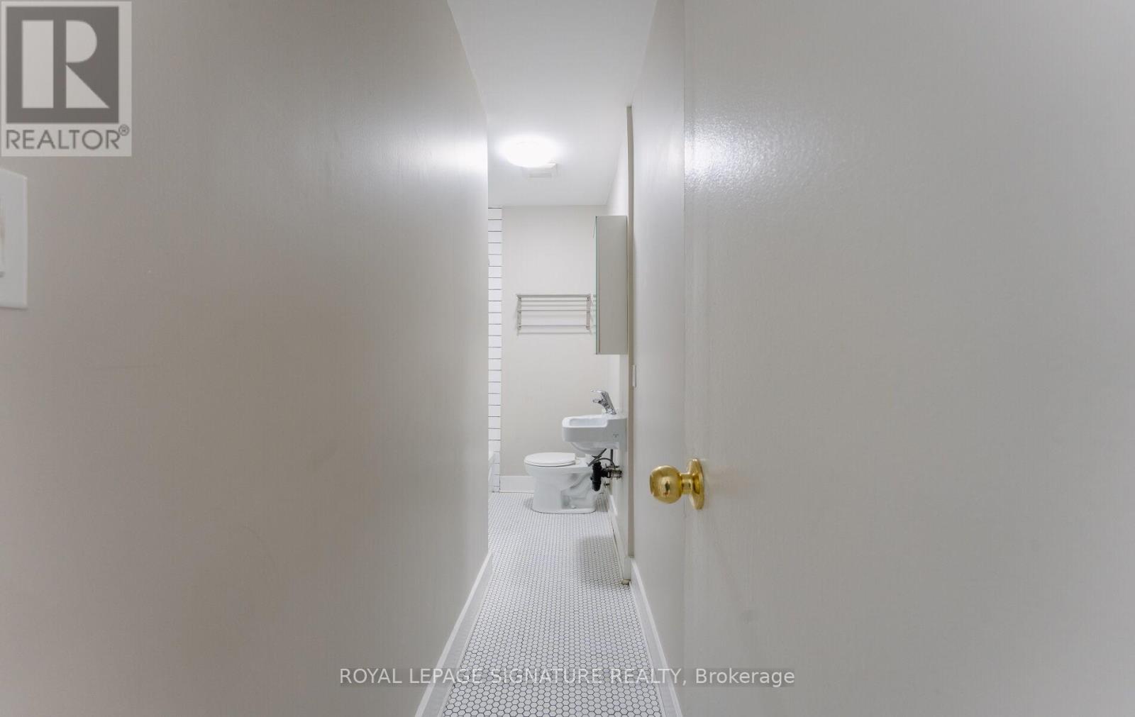 C - 2584 Yonge Street, Toronto, Ontario  M4P 2J3 - Photo 16 - C12563382