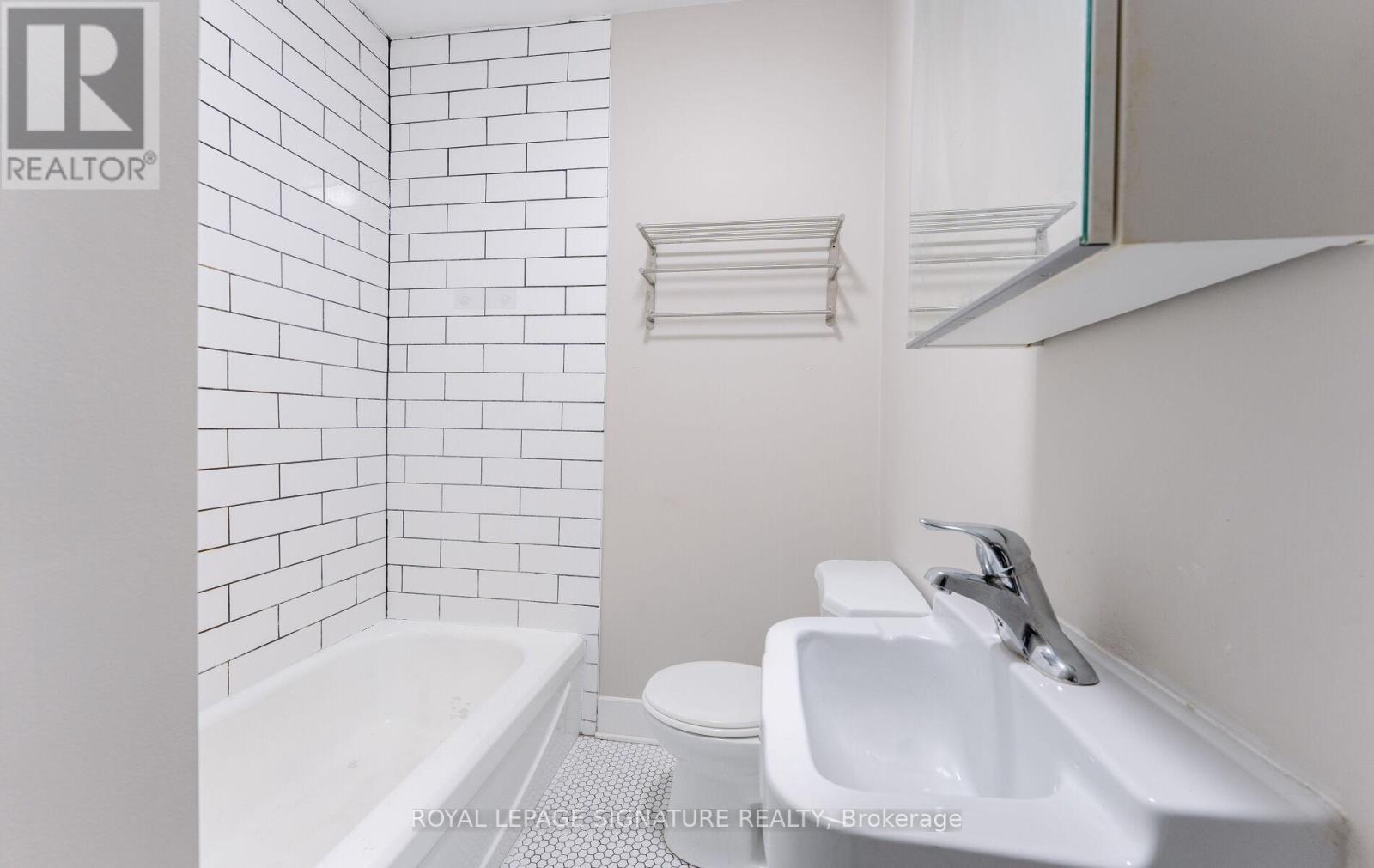 C - 2584 Yonge Street, Toronto, Ontario  M4P 2J3 - Photo 17 - C12563382