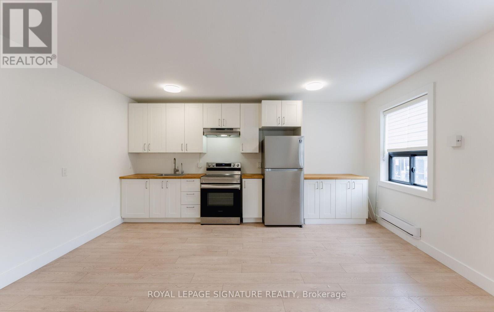 C - 2584 Yonge Street, Toronto, Ontario  M4P 2J3 - Photo 2 - C12563382