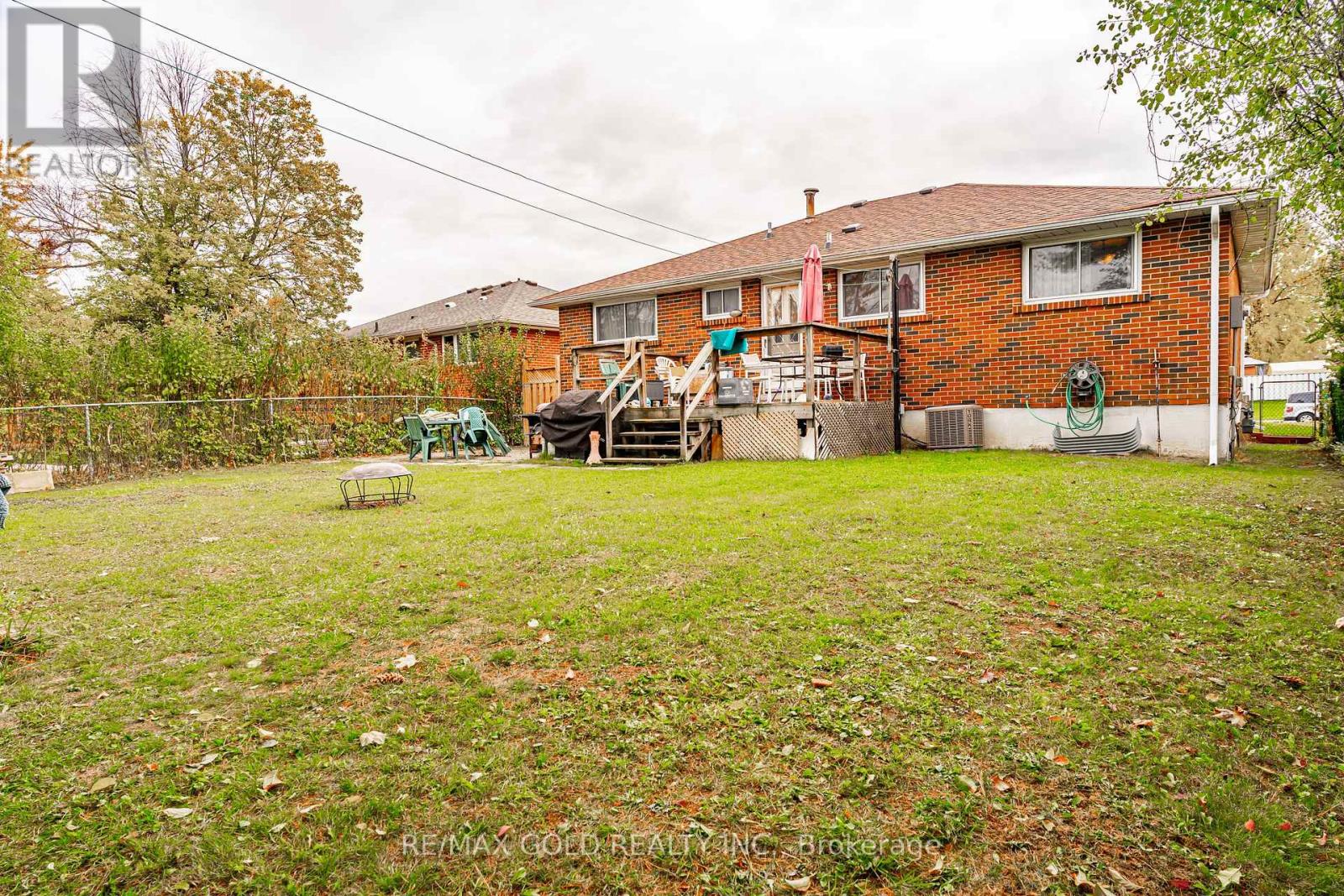 61 Deerfield Crescent, Brampton, Ontario L6T 1K8 - Photo 40 - W12562044