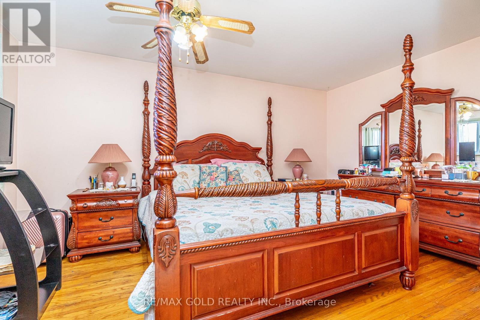 61 Deerfield Crescent, Brampton, Ontario L6T 1K8 - Photo 21 - W12562044