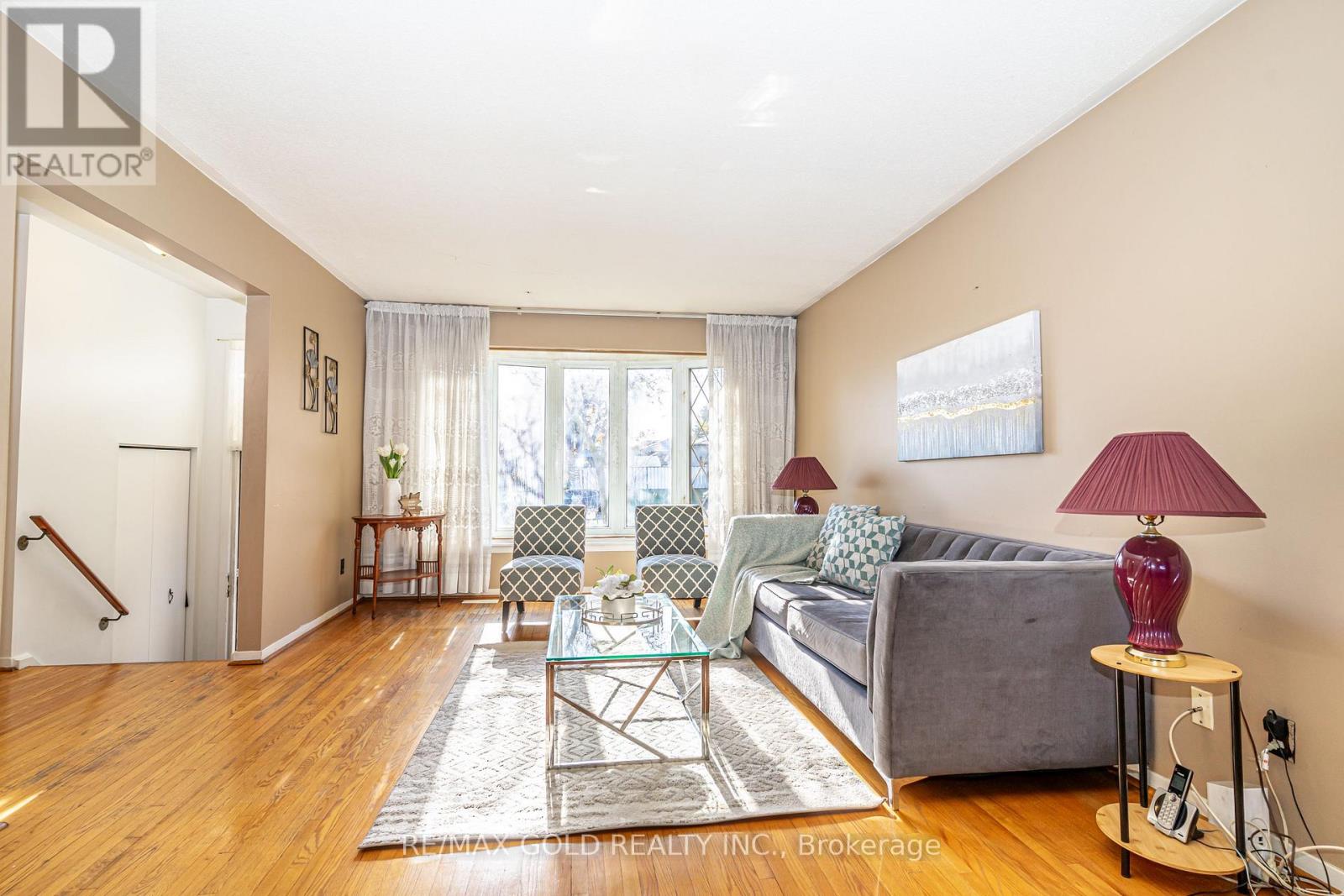 61 Deerfield Crescent, Brampton, Ontario L6T 1K8 - Photo 9 - W12562044