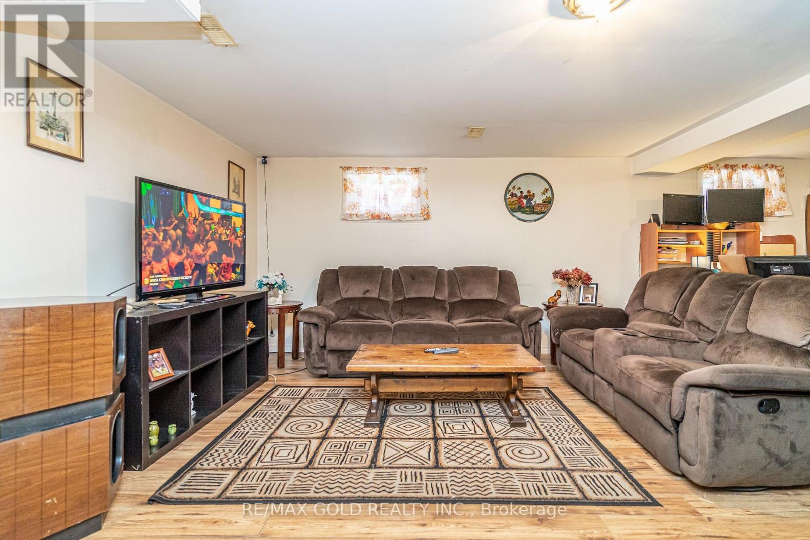 61 Deerfield Crescent, Brampton, Ontario L6T 1K8 - Photo 31 - W12562044